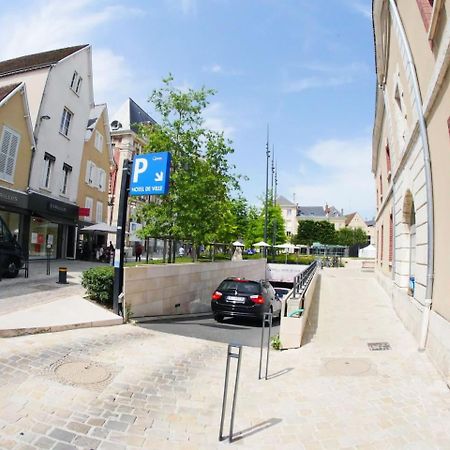 Coeur De Ville, Joli 2 Pieces Au 1Er Etage, Wifi ! Chartres Exterior foto