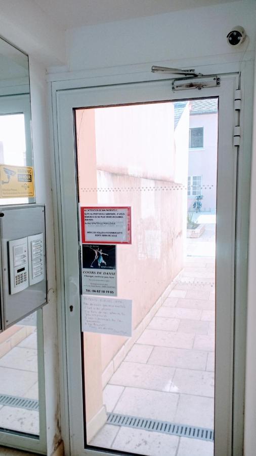Coeur De Ville, Joli 2 Pieces Au 1Er Etage, Wifi ! Chartres Exterior foto