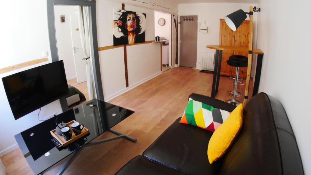Coeur De Ville, Joli 2 Pieces Au 1Er Etage, Wifi ! Chartres Exterior foto