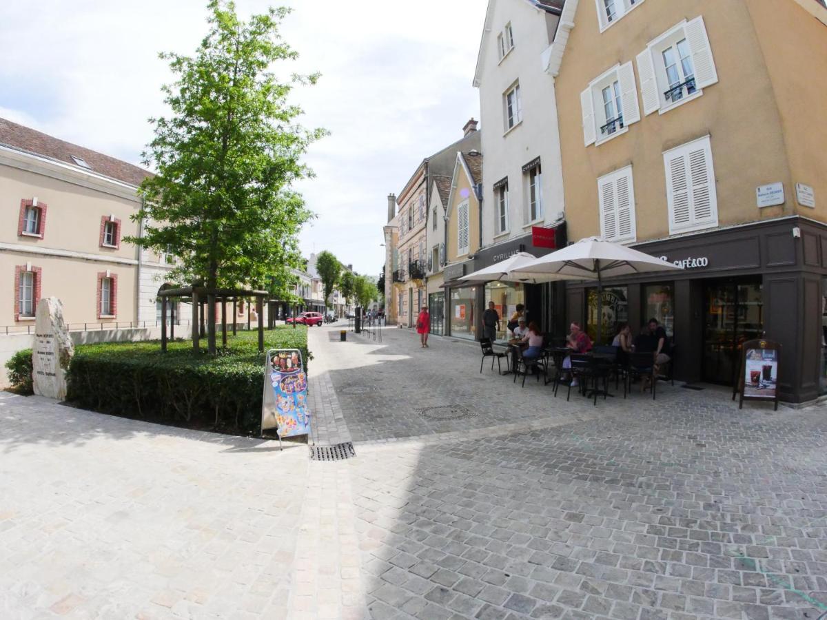 Coeur De Ville, Joli 2 Pieces Au 1Er Etage, Wifi ! Chartres Exterior foto